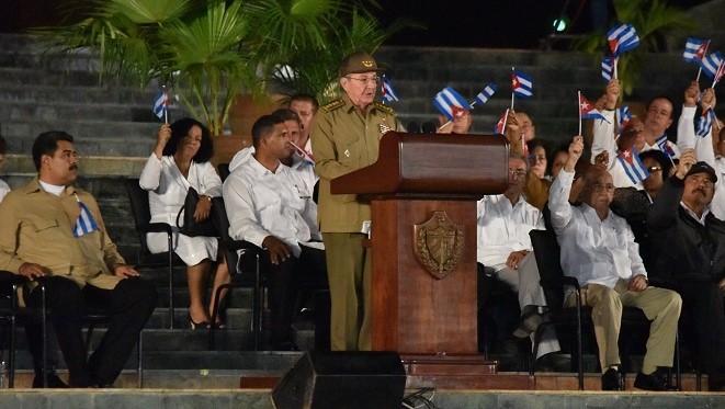 Cenizas de Fidel Castro llegan a su morada final en Santiago de Cuba
