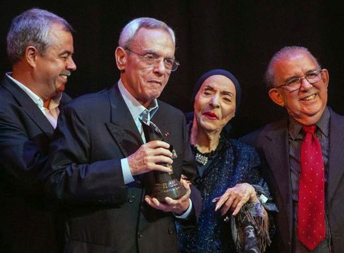 Eusebio Leal recibe premio del Gran Teatro de La Habana