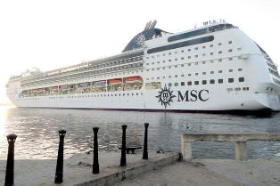 El mayor barco que atraca en Cuba, MSC Opera, está en puerto habanero