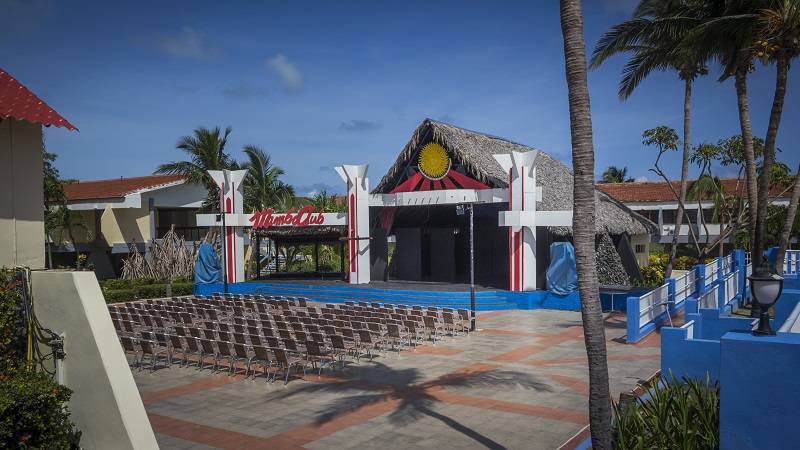 Megafam de Cubanacán recorre Playa Santa Lucía
