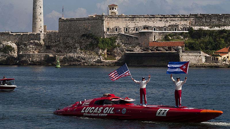 Rompe récord de velocidad travesía de Estados Unidos a Cuba