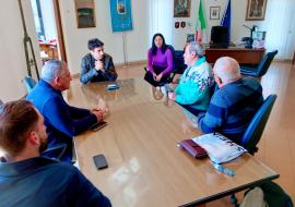 Delegación de la cultura cubana presenta proyecto artístico-cultural al Alcalde de Sapri