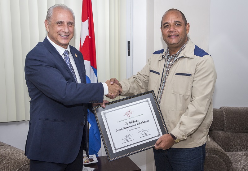 La Habana recibe diploma que la acredita como Capital de la Coctelería