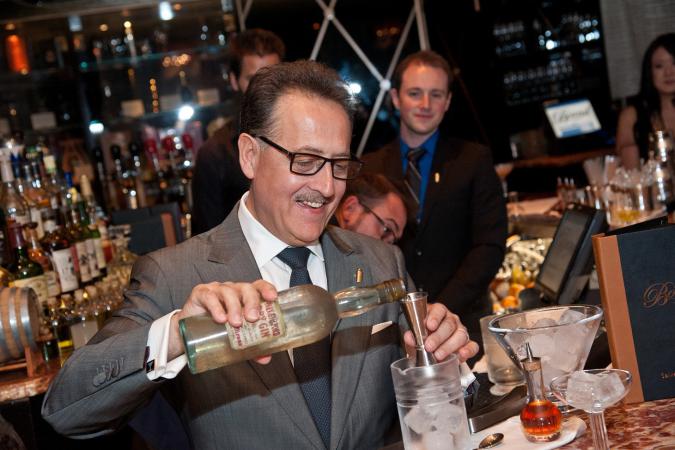 Visita Cuba creador del coctel más caro del mundo, Salvatore Calabrese