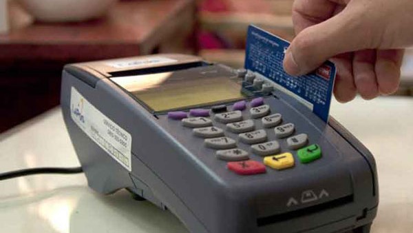Cuba desarrolla comercio electrónico