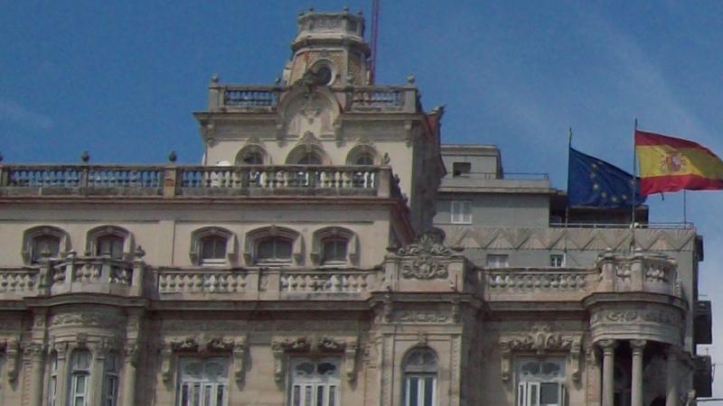 Instruyen a españoles residentes en Cuba sobre votaciones
