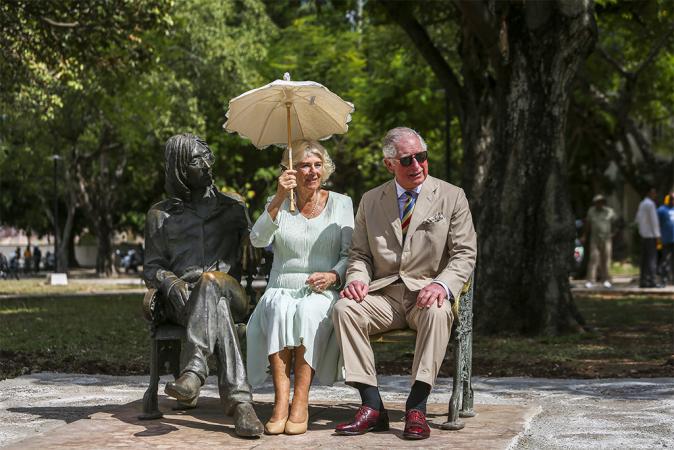 El Príncipe de Gales se sienta junto a Lennon en La Habana
