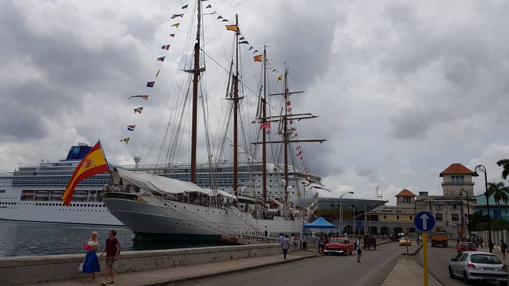 Buque escuela español “Juan Sebastián de Elcano” de visita en Cuba