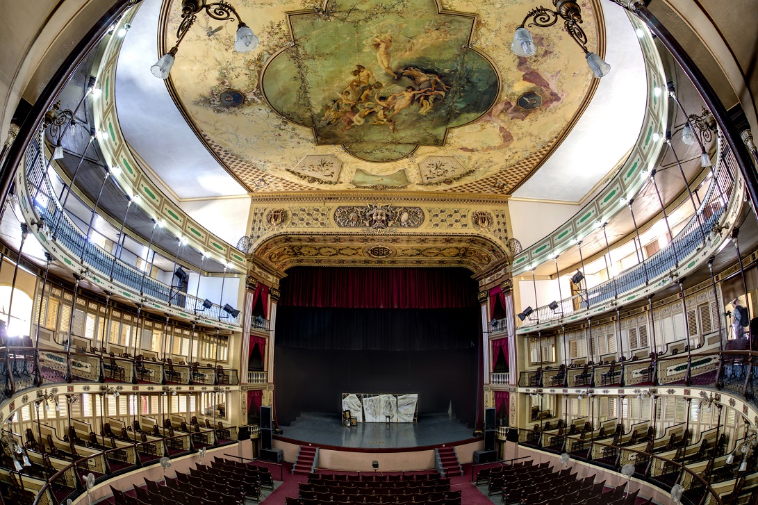 Cienfuegueros festejan los 130 años de su teatro Terry