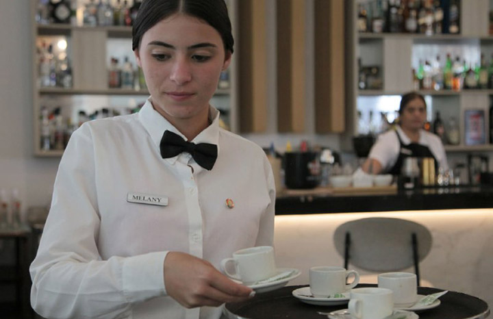 Jóvenes impulsan excelencia en Meliá Trinidad Península