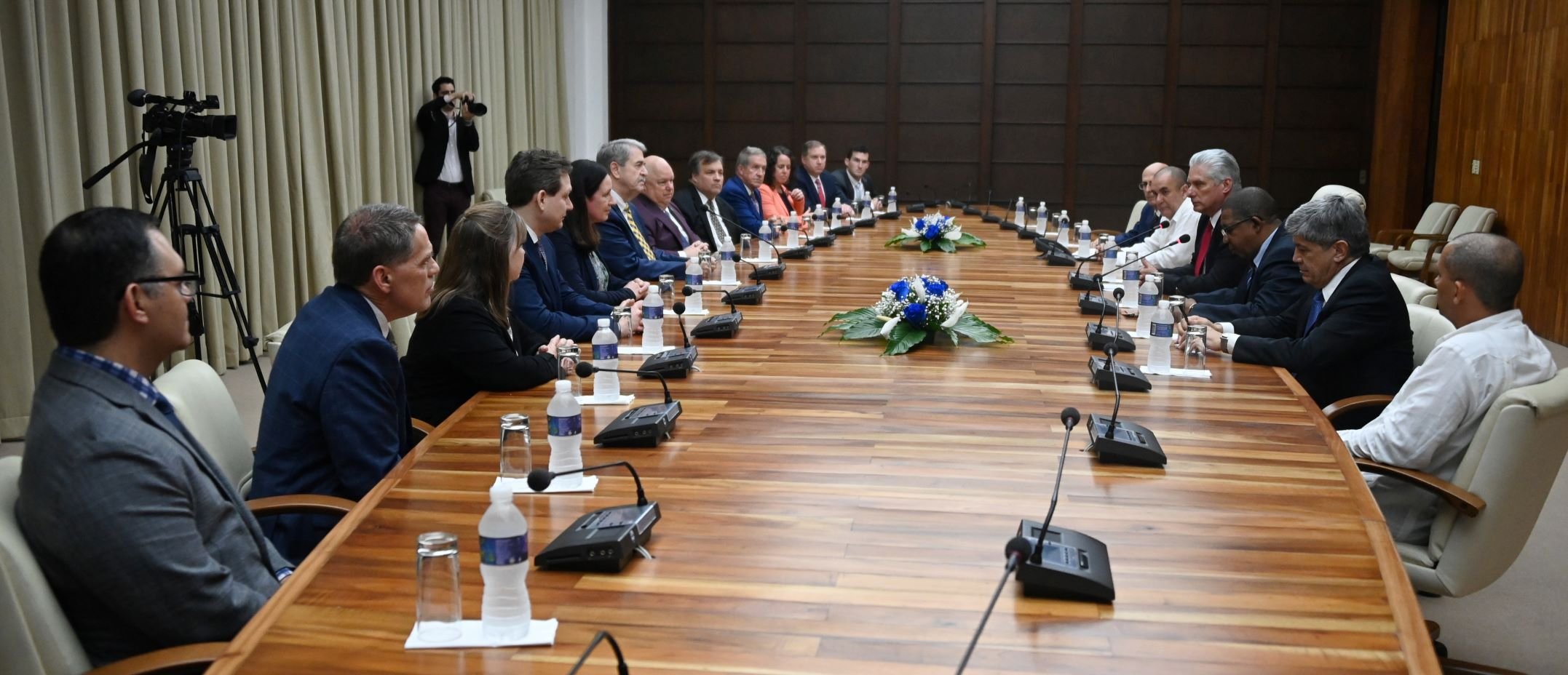 Agricultores de Estados Unidos se reúnen con Presidente cubano Miguel Díaz-Canel