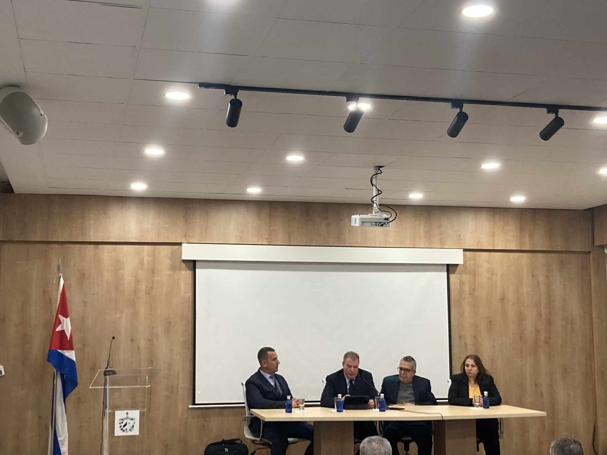 Cuba presenta su turismo ante empresarios españoles