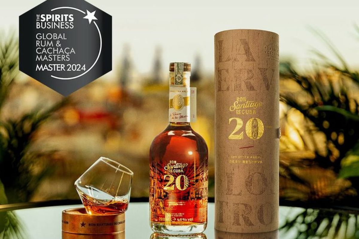 ron Santiago de Cuba Extra Añejo Gran Reserva de 20 años