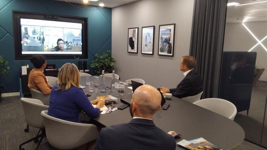 Cuba impulsa con Londres turismo con inversiones extranjeras estratégicas