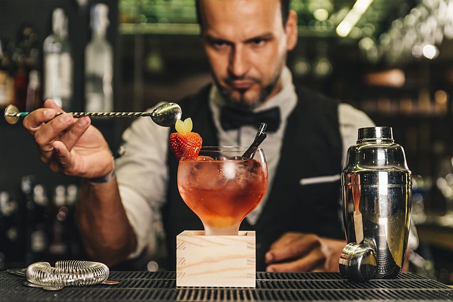 Indagan en Cuba en historia de la coctelería y su vínculo con el turismo