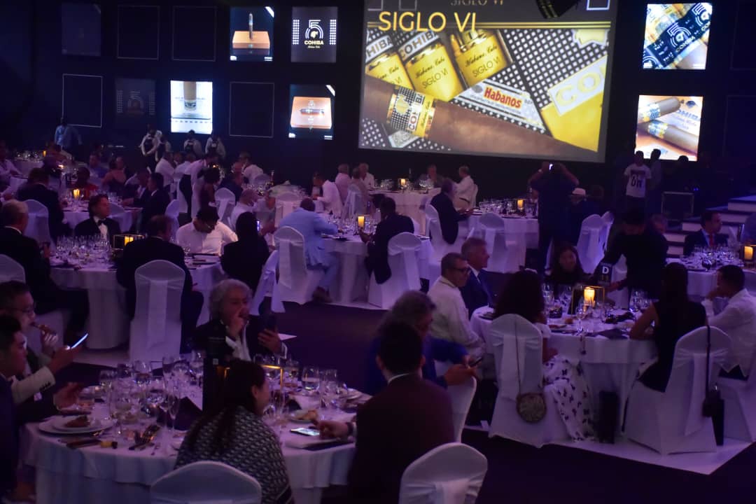 Noche de gala celebra los 55 años de Habanos Cohiba