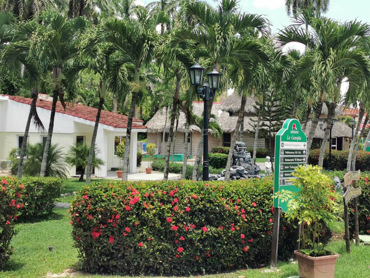 Complejo hotel Los Caneyes