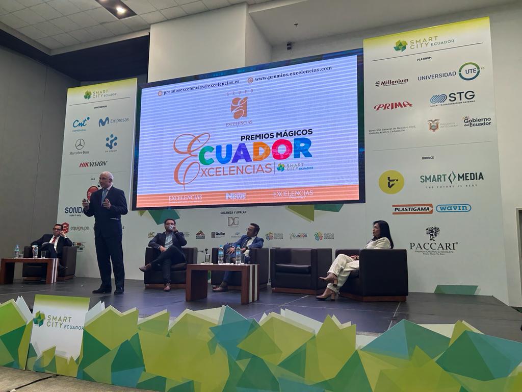 El Grupo Excelencias presenta los Premios Mágicos Ecuador por Excelencias en el VI Congreso Smart City