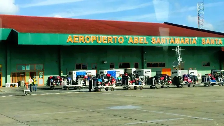 Aeropuerto internacional Abel Santamaría