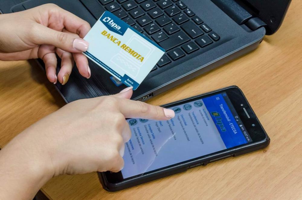 Cuba anuncia medidas para impulsar la bancarización