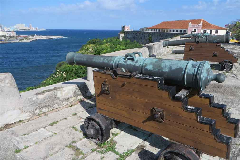 La Fortaleza de La Cabaña, emblema turístico en La Habana