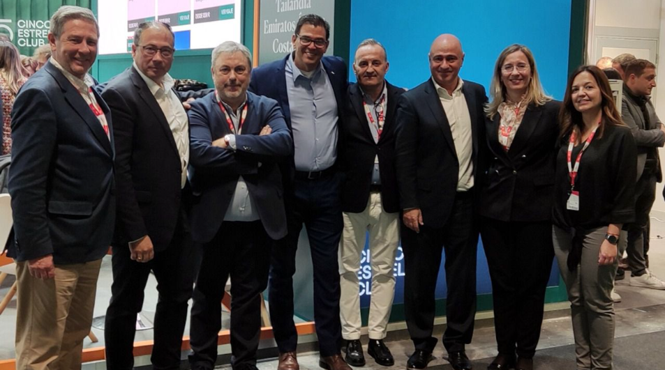 Turoperador Cinco Estrellas Club y Blue Diamond Resorts firman acuerdo de colaboración en Fitur 2023