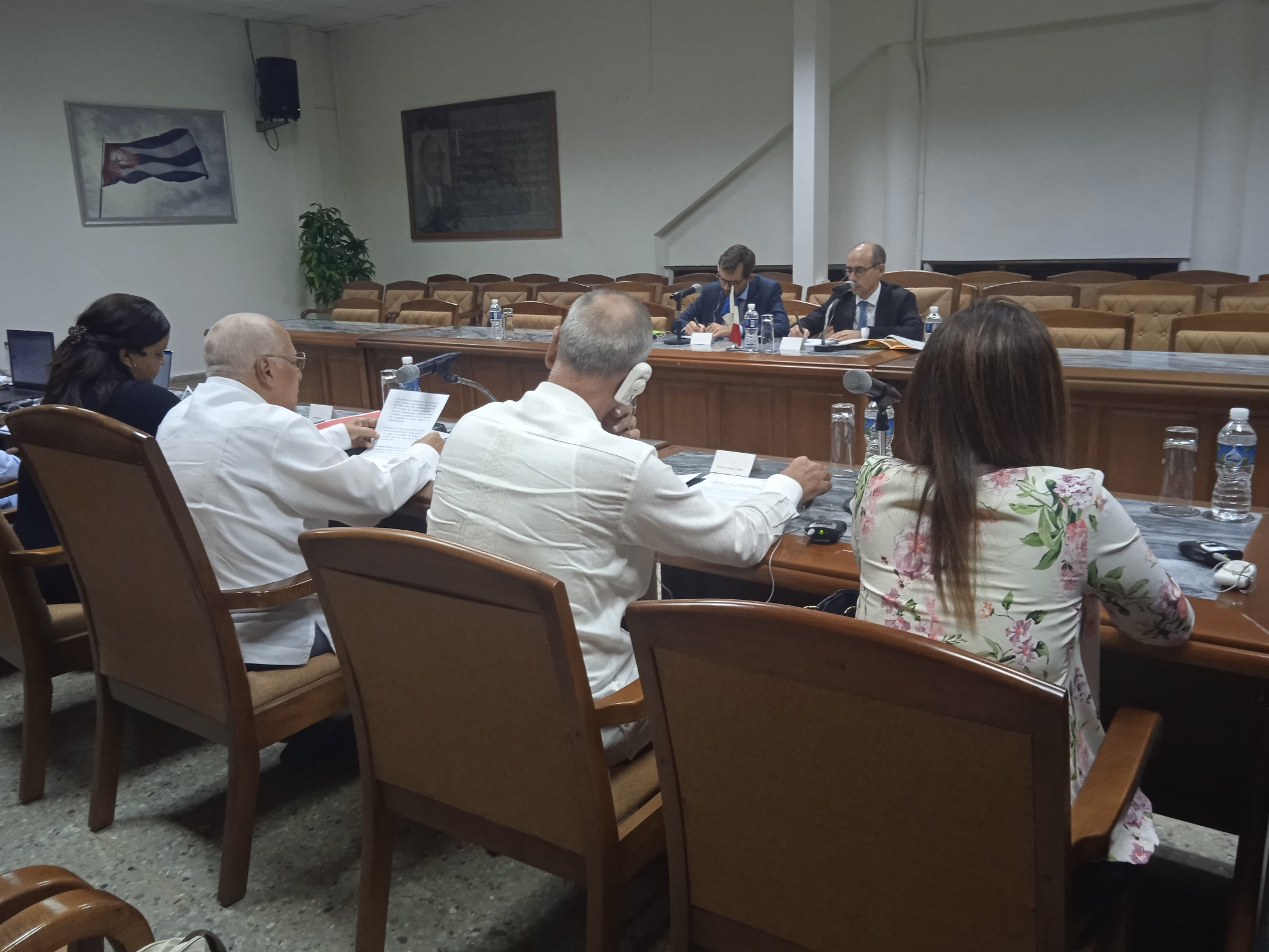Cuba ratifica voluntad de pagar a acreedores del Club de París