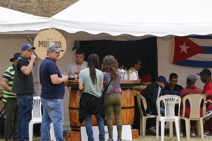 Cuba presente en feria de reactivación productiva en Ecuador