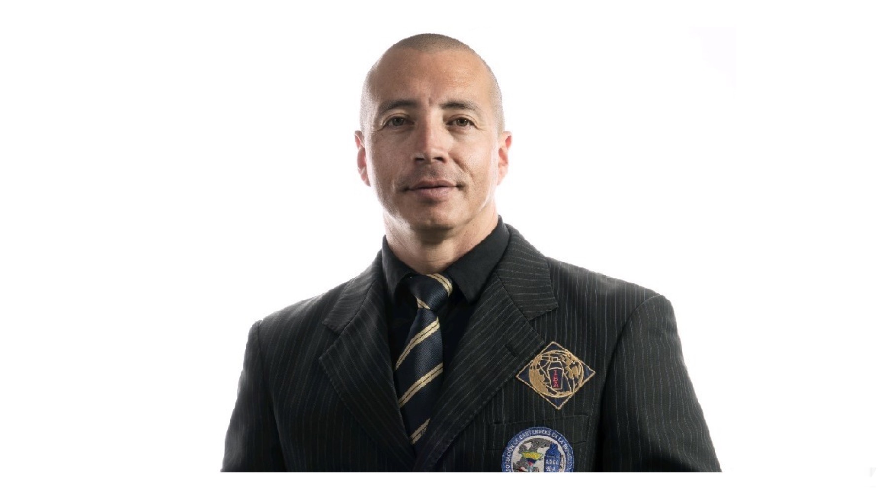 El ecuatoriano John Alexander Barreno Escobar, vicepresidente de la Asociación Internacional de Bartenders