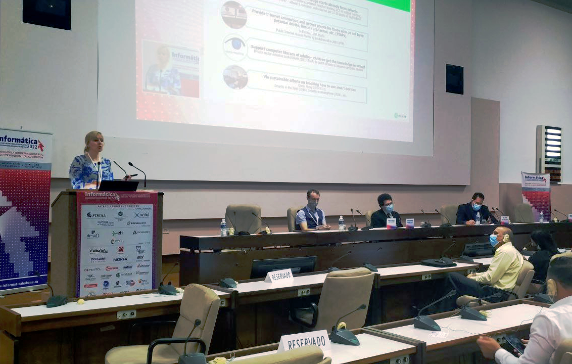 Conferencia magistral sobre Gobierno electrónico en Informática 2022