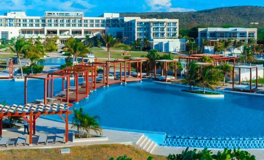Hotel Gran Muthu Almirante Beach