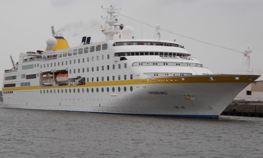 Crucero alemán MS Hamburg transita por Cuba