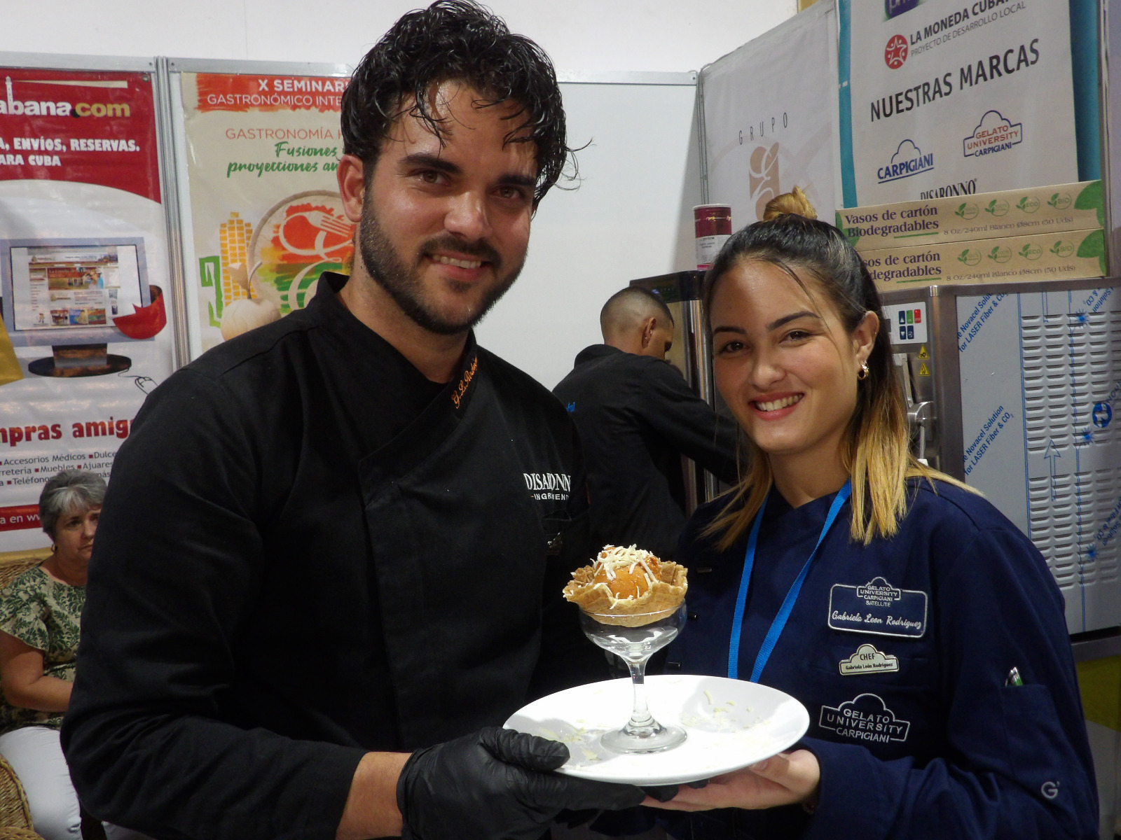 José Mario León, presidente de la compañía PMS, y Gabriela León Rodríguez, instructora principal de la filial de Carpigiani en Centroamérica.