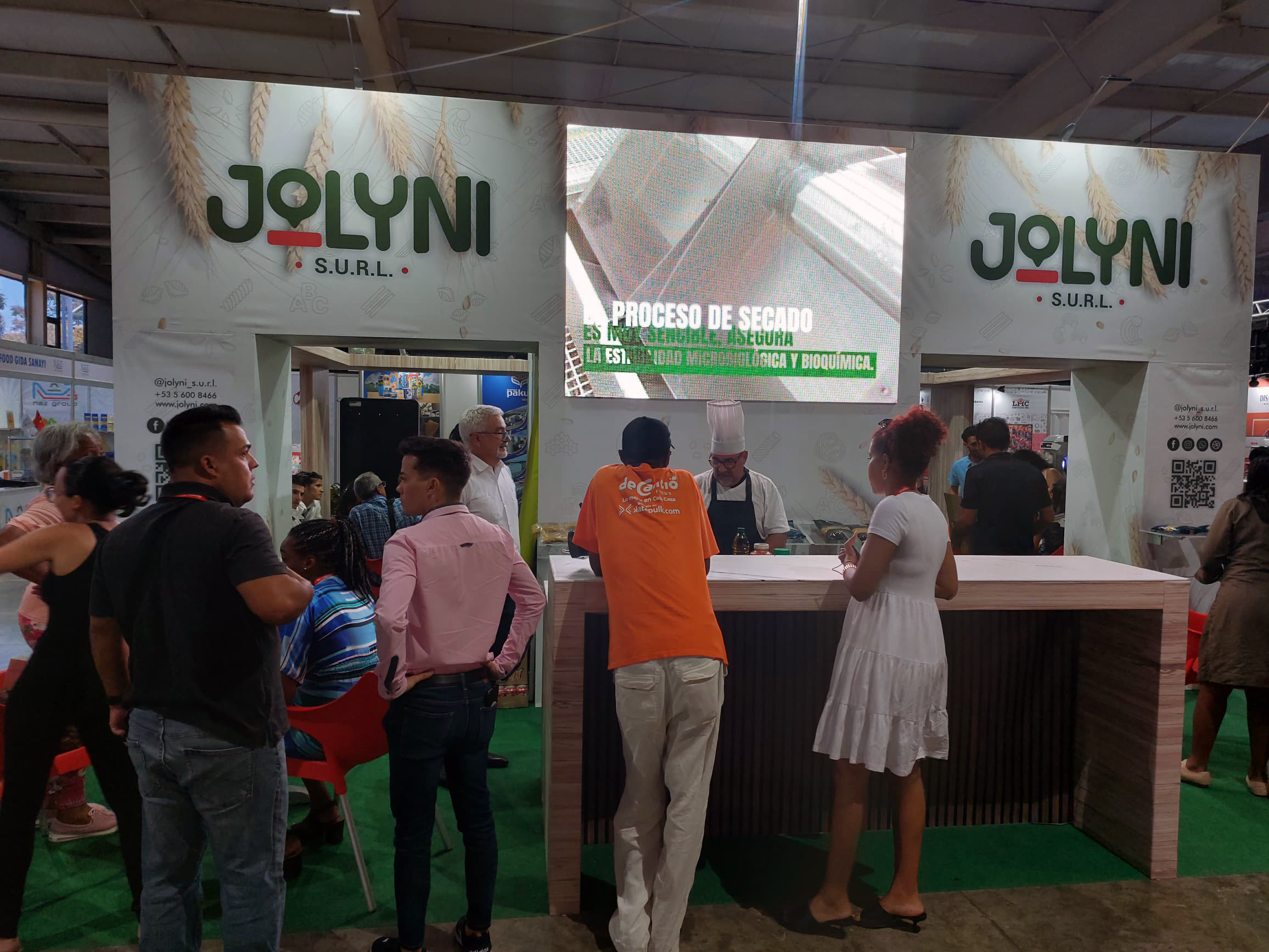Jolyni, fusión y tradición