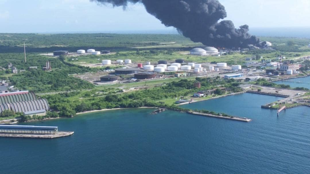 Incendio en Base de Supertanqueros en Matanzas