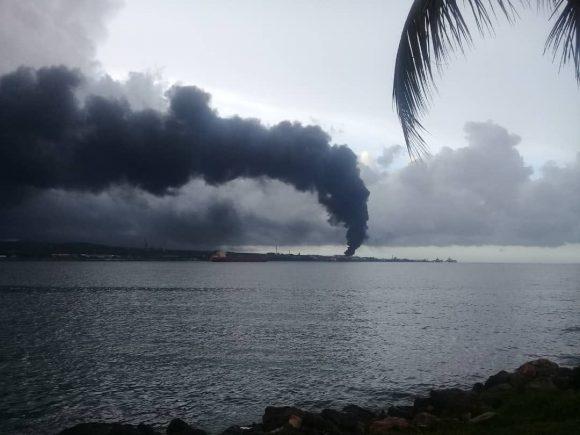 Aguas Varadero: no hay contaminación de agua potable por incendio en Matanzas