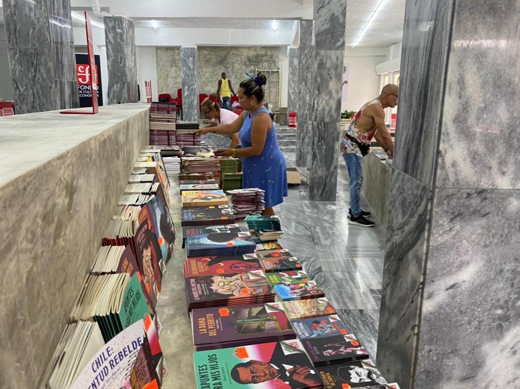 Librería Tuxpan, un rincón de México en La Habana
