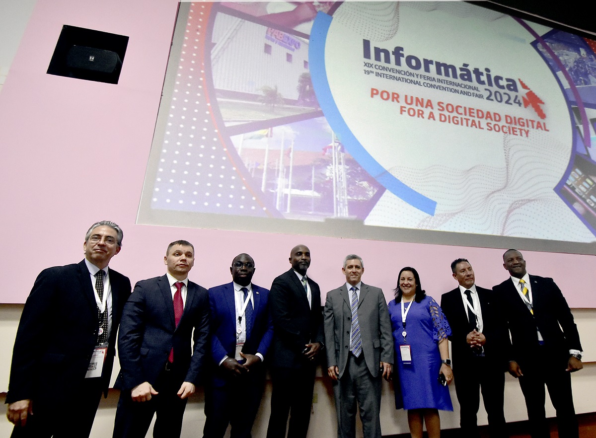 Un Panel de Alto Nivel inició las sesiones científicas de Informática 2024