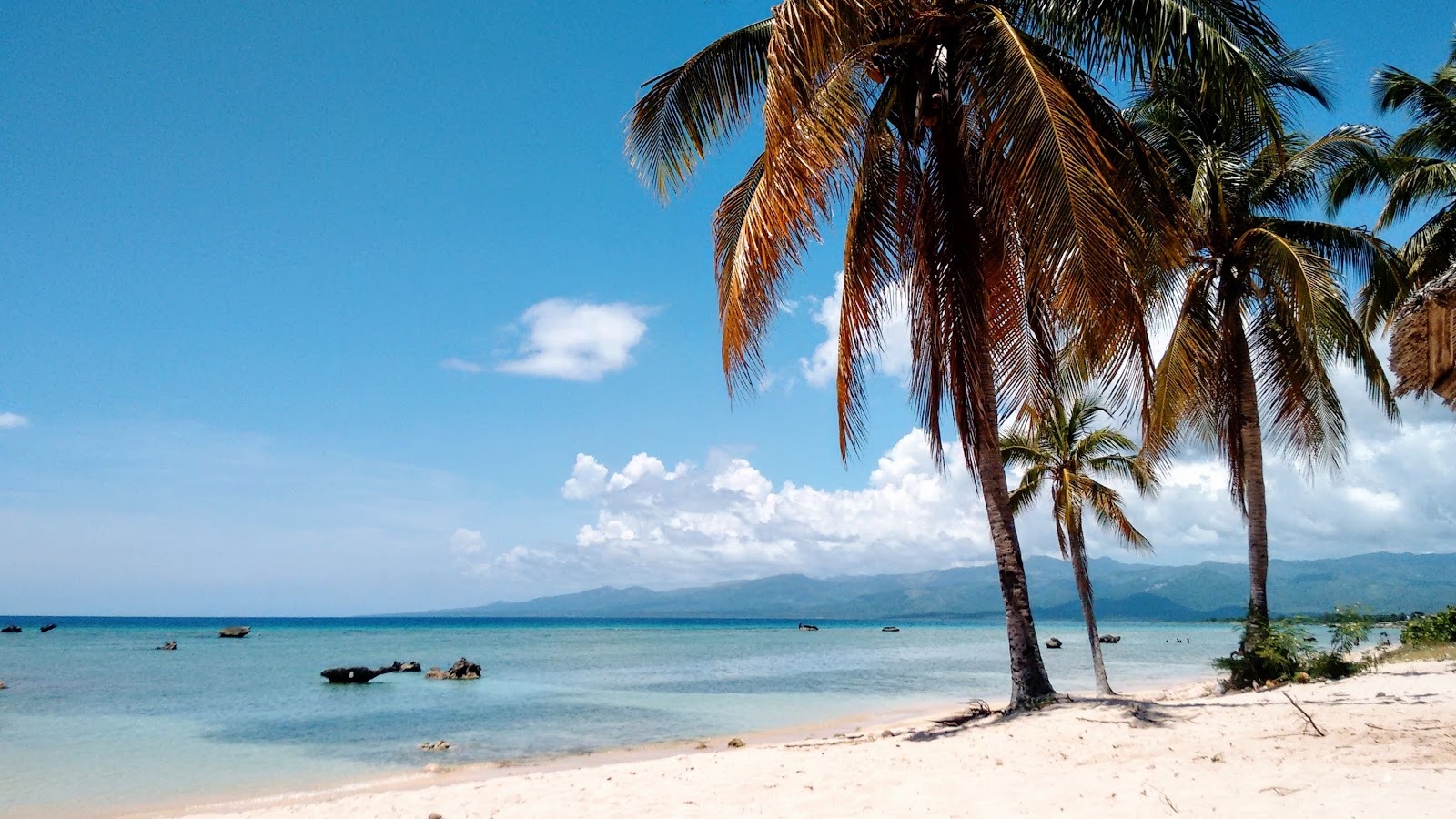 Avanzan obras de acondicionamiento de la playa María Aguilar en Trinidad