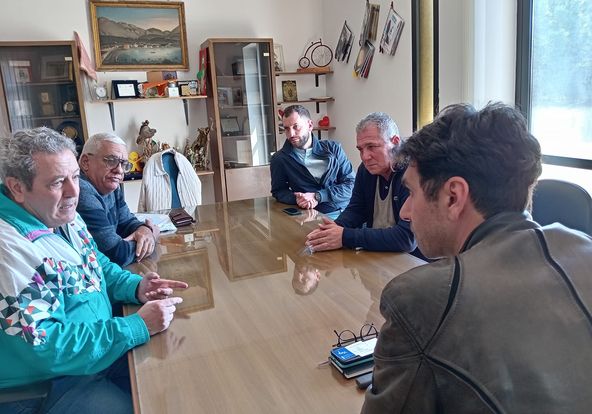 Delegación de la cultura cubana presenta proyecto artístico-cultural al Alcalde de Sapri