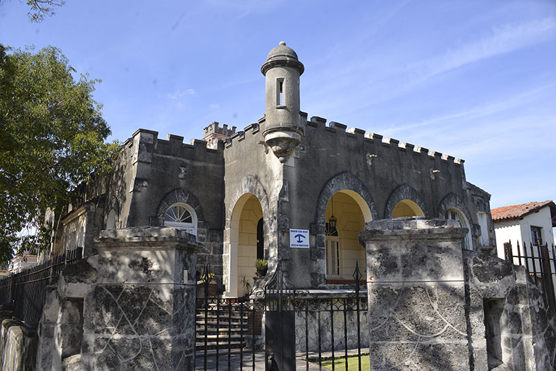 Casas con diseño de castillo medieval (1)