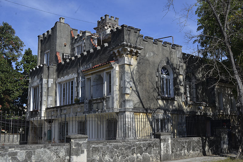 Casas con diseño de castillo medieval (3)