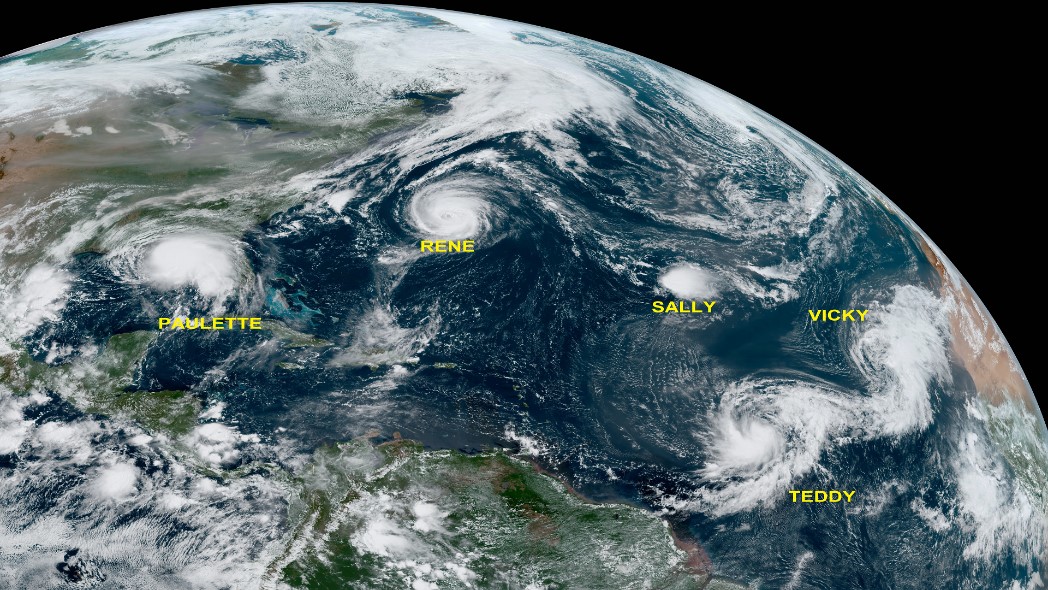 Cinco ciclones tropicales