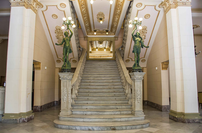 Escalera del Casino Español de Prado