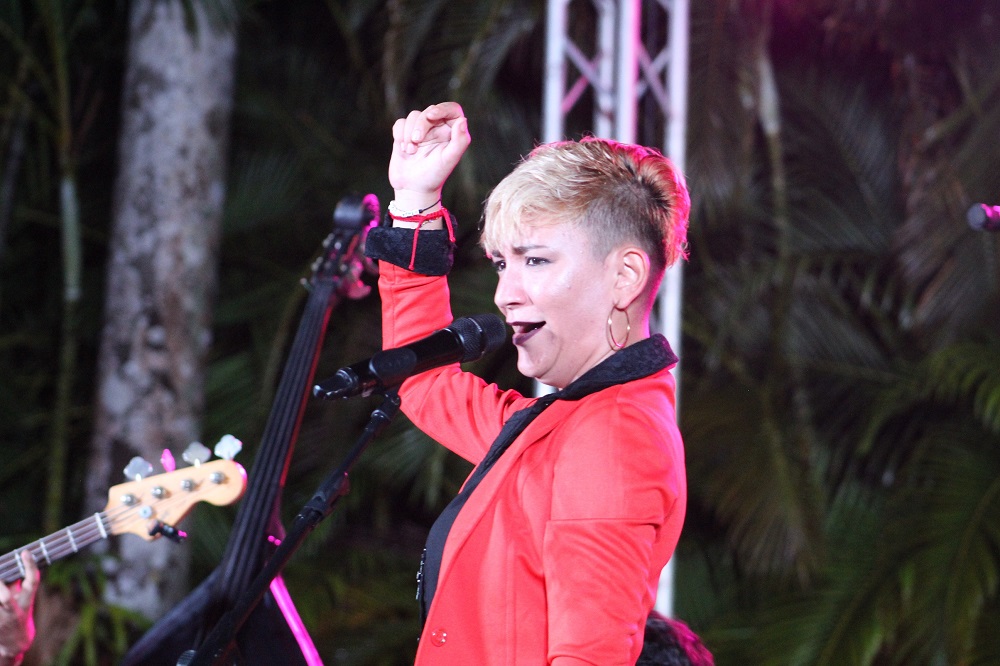 La excelente cantante cubana Mayte Segura, al frente del grupo Cubandaluz, amenizó la velada.