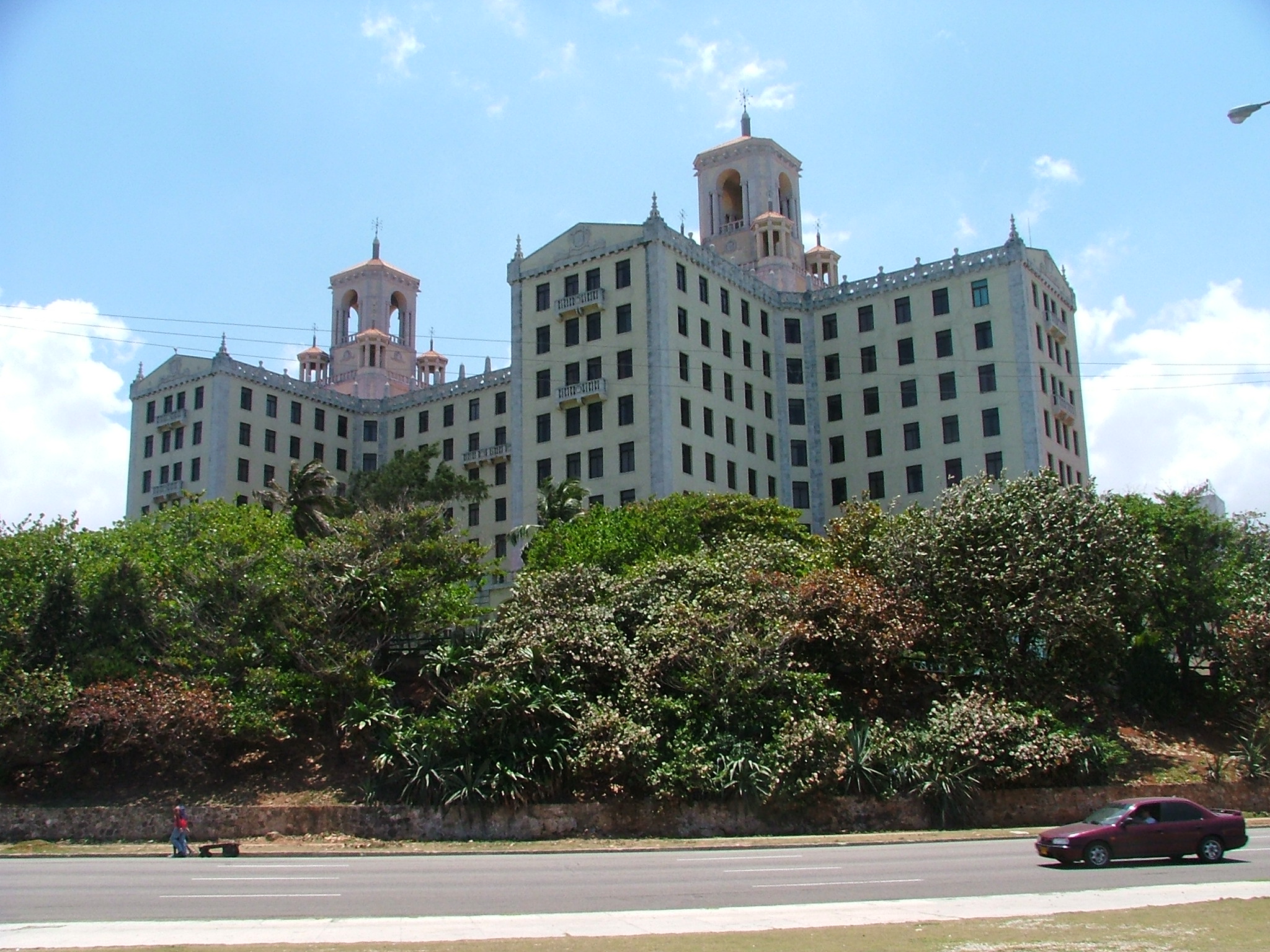 El Hotel Nacional de Cuba, visto desde el Malecón habanero.