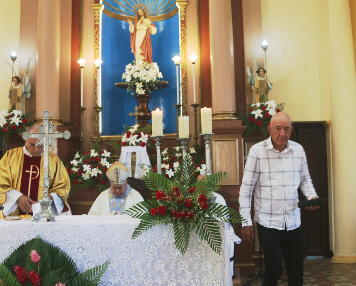 Tabacaleros cubanos honran a la Virgen de las Nieves de Mantua, Pinar del Río, Cuba.