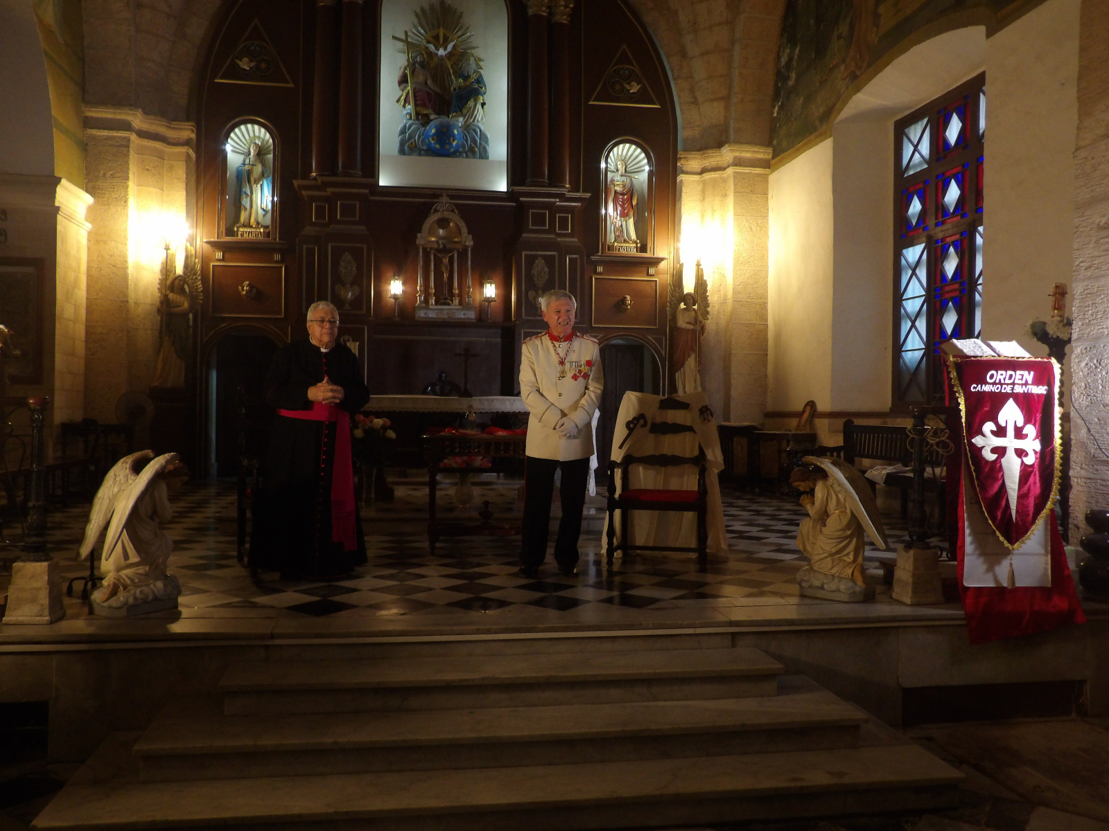 La Orden del Camino de Santiago incorpora a dos nuevas novicias en la Parroquia del Espíritu Santo de La Habana