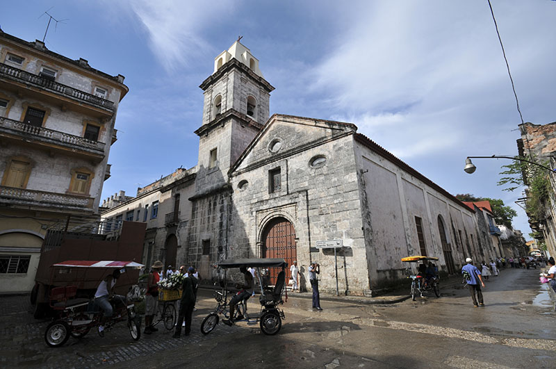 Iglesia y torre campanario del Espíritu Santo