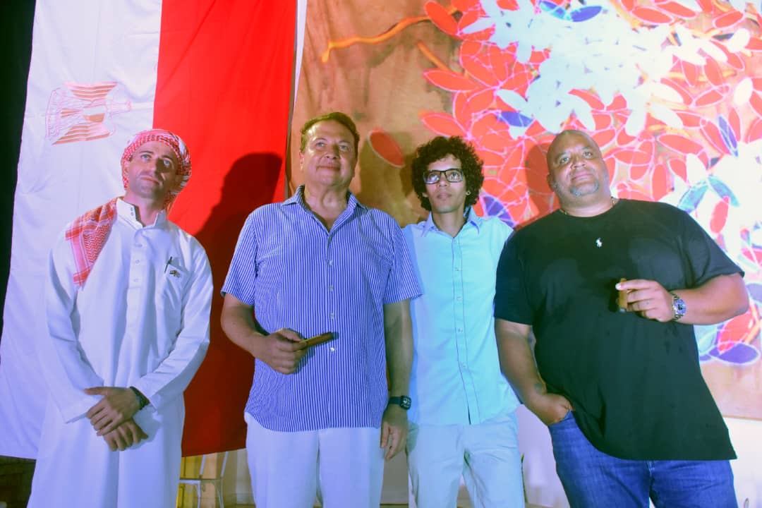 De izquierda a derecha: El artista de la plástica Yoandry Pérez Hernández; el Excmo. Sr Maher El- Adawy, Embajador de Egipto en Cuba; y los artistas de la plástica Miguel Y. Cosme y Michel Mirabal.